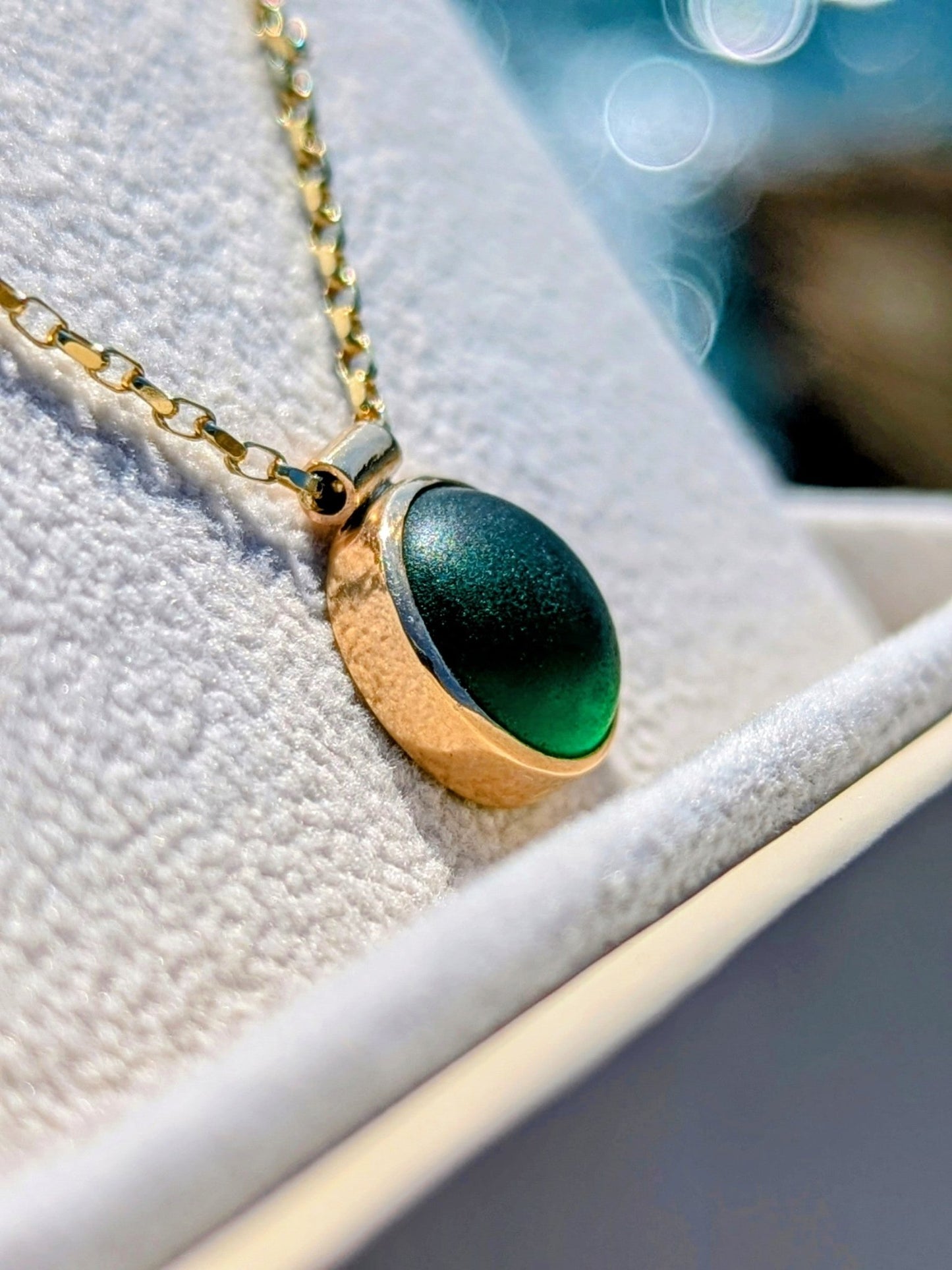 9 Carat Gold Emerald Green Sea Glass Necklace – Allure CollectionNecklacesBooblinka Jewellery
