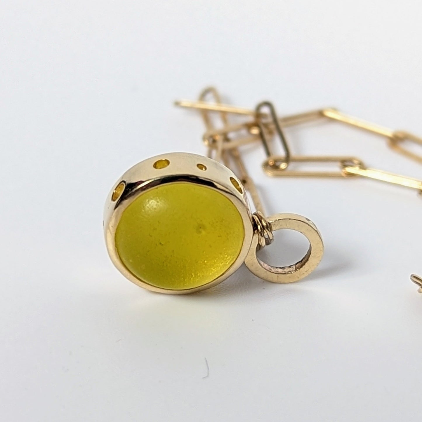 Detail of Rare Yellow Sea Glass Paperclip Necklace in Solid 9ct Gold made by Booblinka Jewellery
