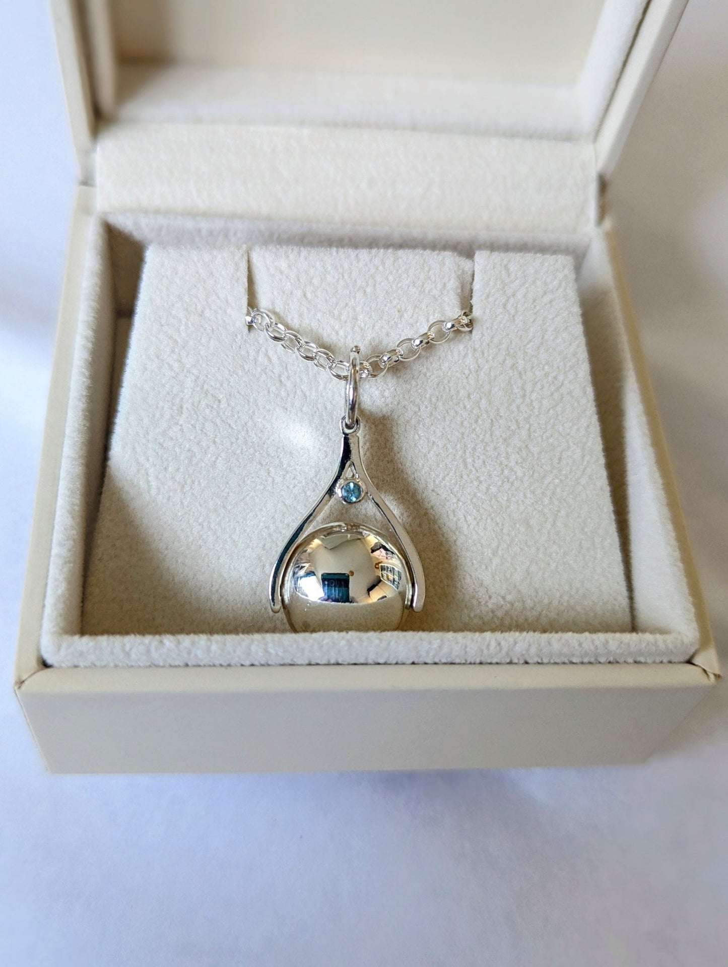 Silver Spinning Pendant Necklace – Made to OrderNecklacesBooblinka Jewellery