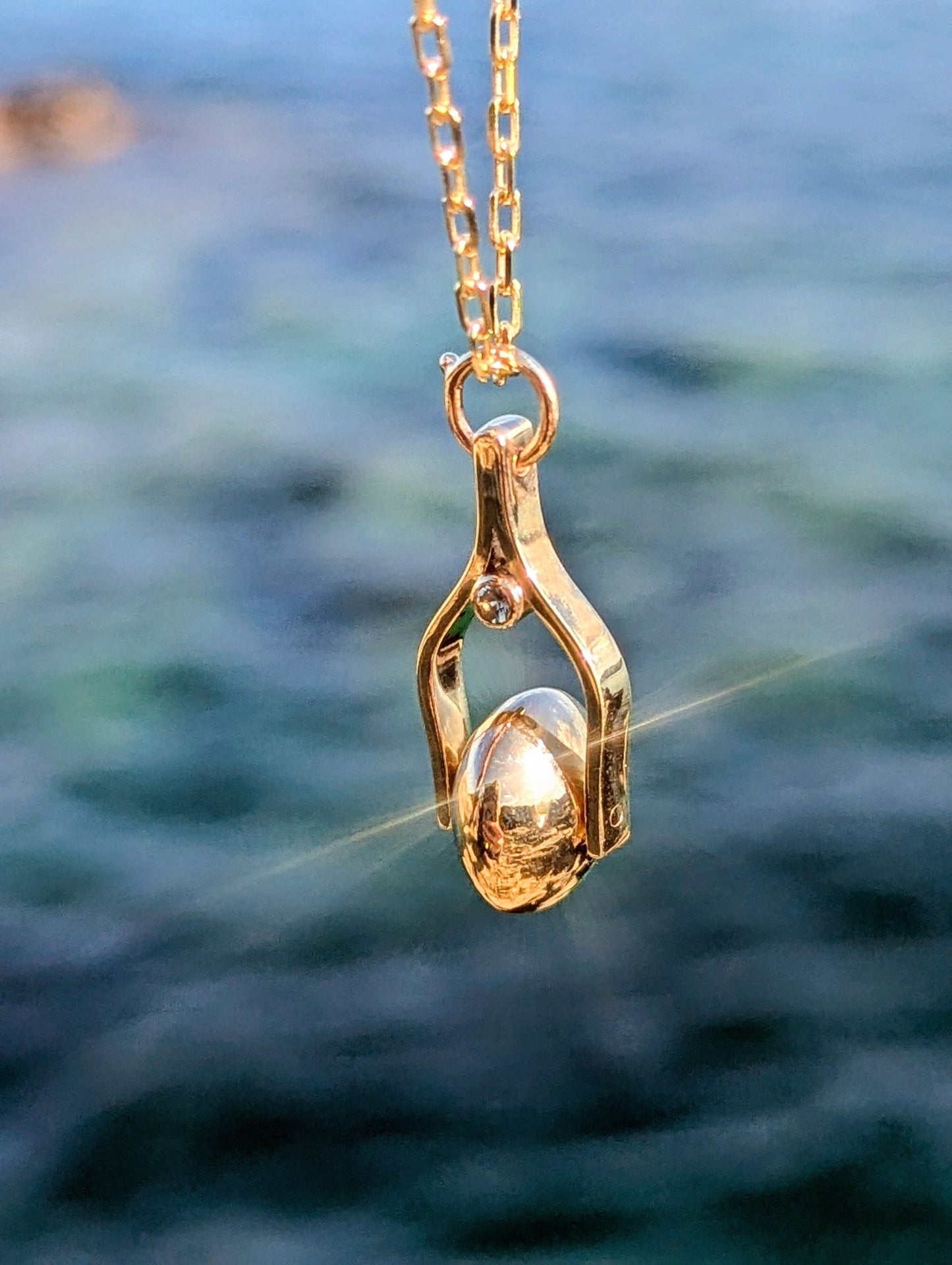 Green Sapphire Spinning Necklace in Solid 9ct GoldNecklacesBooblinka Jewellery