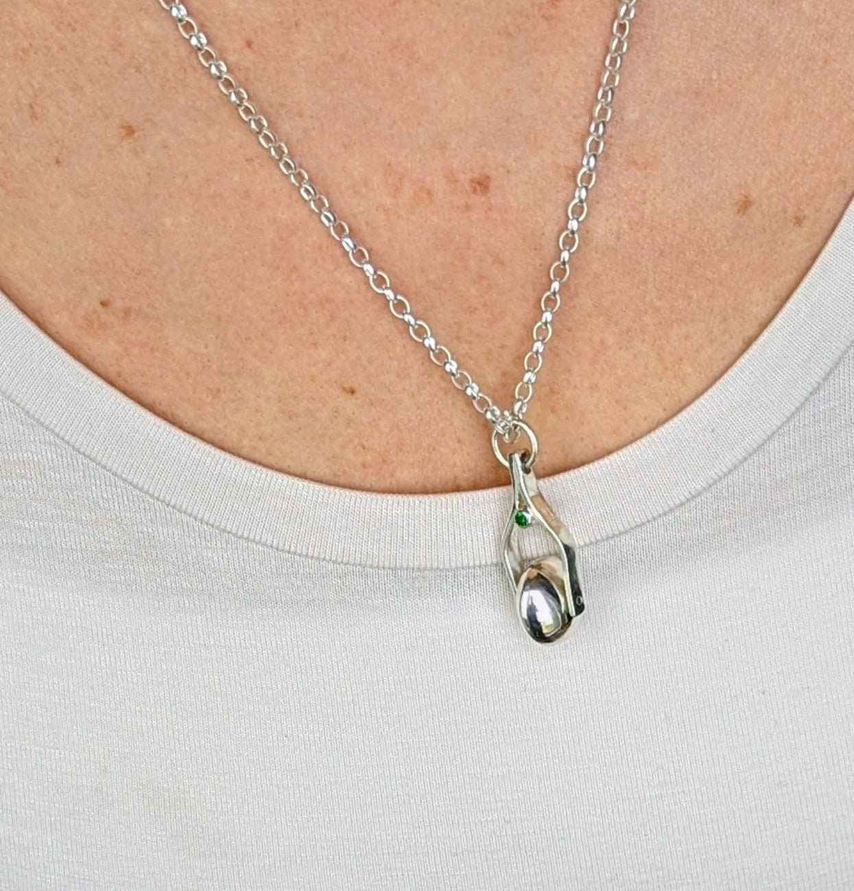 Sterling Silver Spinning Necklace with Green TsavoriteNecklacesBooblinka Jewellery