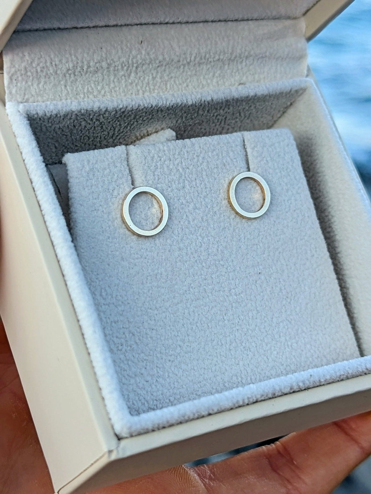 9ct Gold Circle Stud Earrings – Handmade Everyday EarringsEarringsBooblinka Jewellery