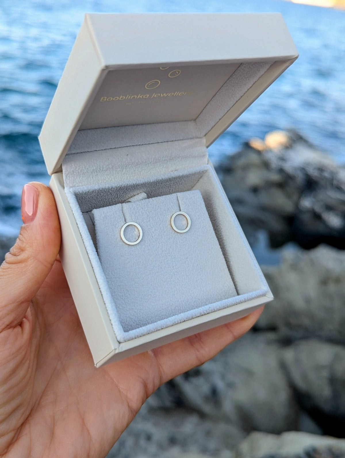 9ct Gold Circle Stud Earrings – Handmade Everyday EarringsEarringsBooblinka Jewellery