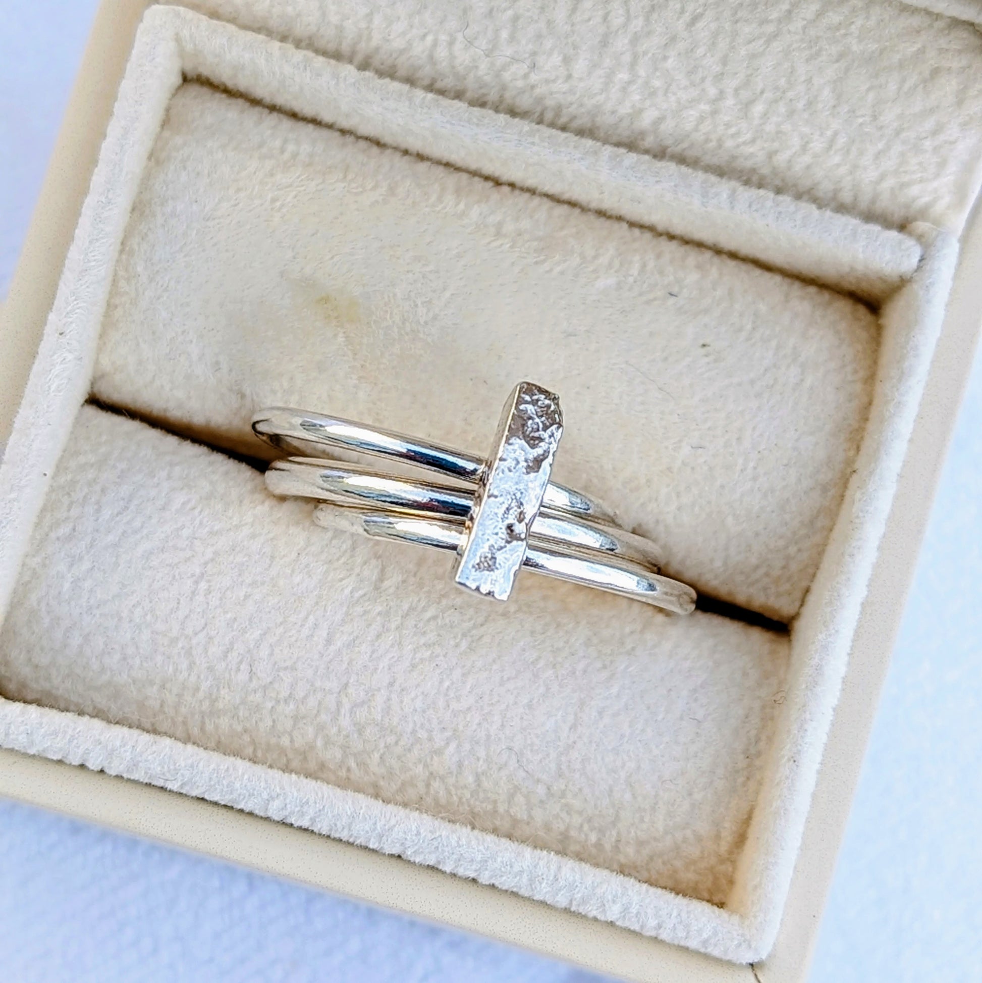 Three Band Contemporary Silver Spinner Ring in ivory jewellery box