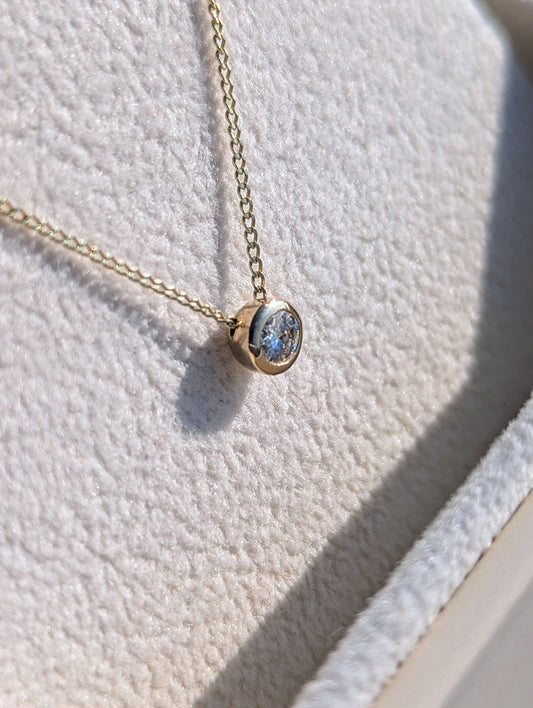 Gold Floating Moissanite Necklace – DEI CollectionNecklacesBooblinka Jewellery