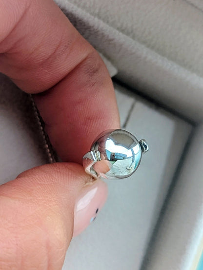 Mini Sterling Silver Spinning Necklace with Moissanites – One of a KindNecklacesBooblinka Jewellery