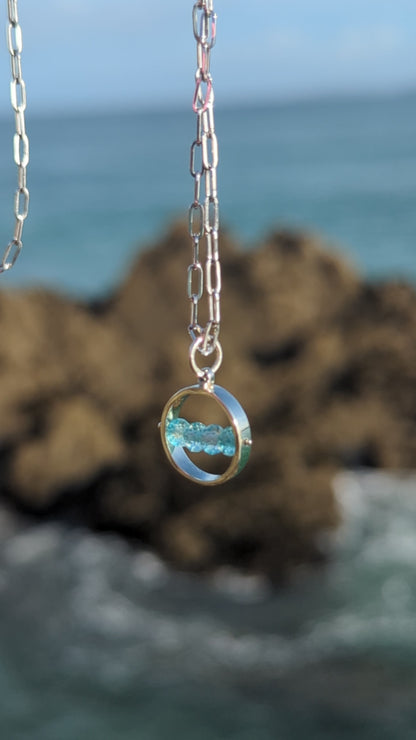 HALO – 9ct White Gold Spinning Blue Topaz Necklace