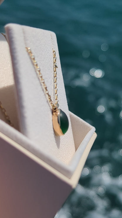 Emerald Green Sea Glass Necklace in 9ct Gold – Handmade in Cornwall