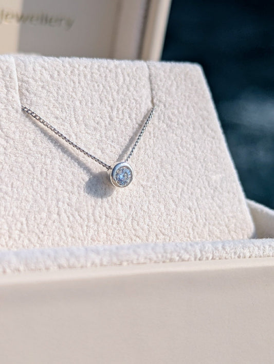 Sterling Silver Solitaire Moissanite Necklace – DEI CollectionNecklacesBooblinka Jewellery