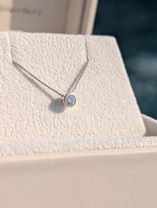 Sterling Silver Solitaire Moissanite Necklace – DEI CollectionNecklacesBooblinka Jewellery