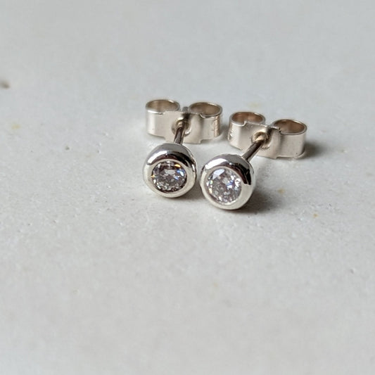 Moissanite Solitaire Silver Stud Earrings – DEI Collection by Booblinka Jewellery